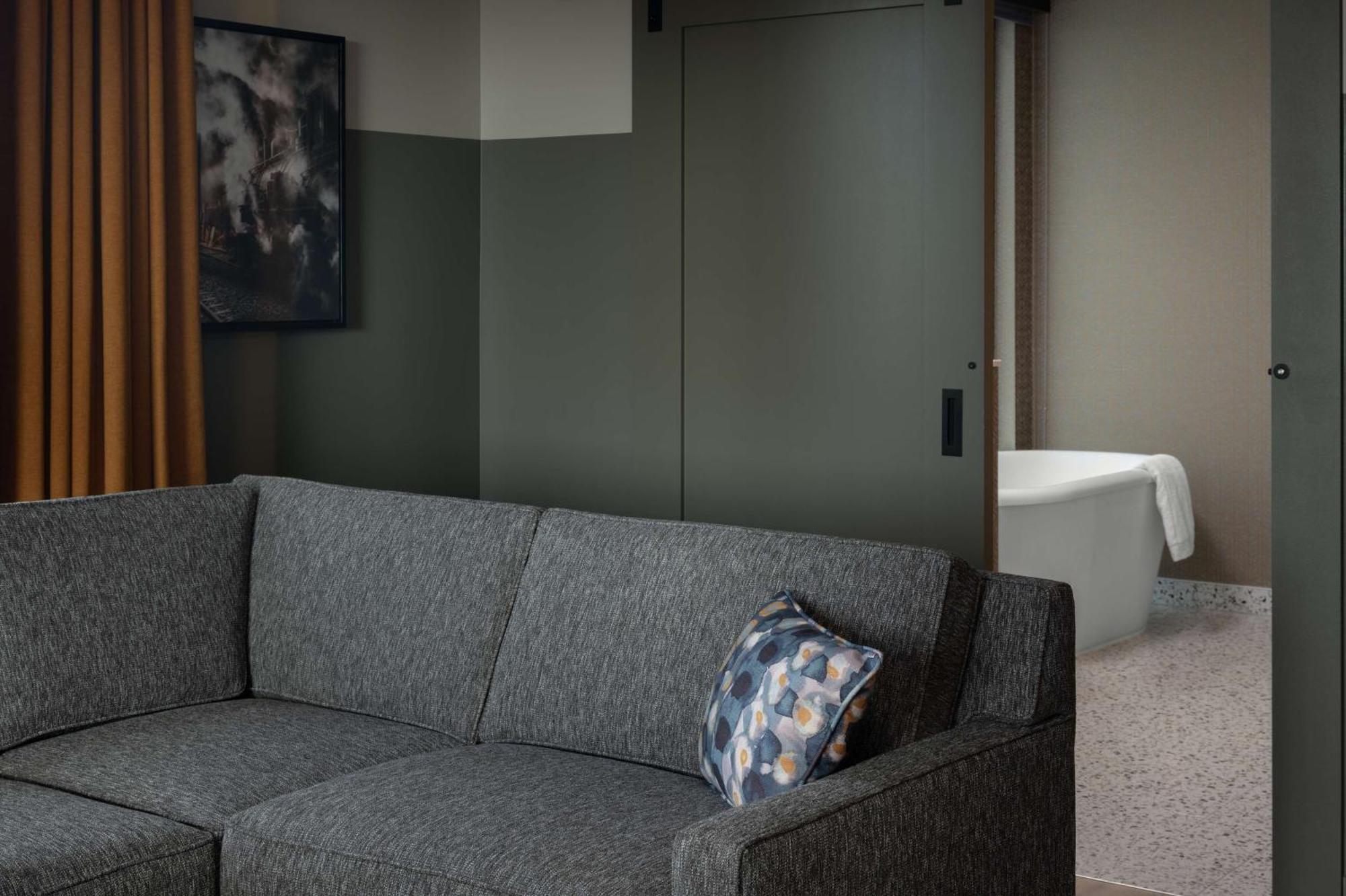 Hotel Nickel Plate Fishers, Tapestry Collection By Hilton ภายนอก รูปภาพ